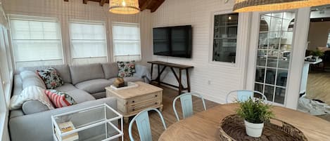 Sunroom/Family Room