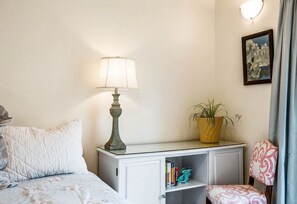 Room to work or relax.....100% cotton linens.....
