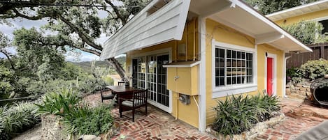 Full View Of Our 1940's Mid Century Modern Cottage Steps From The Park.