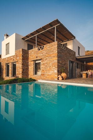 Villa & Pool exterior