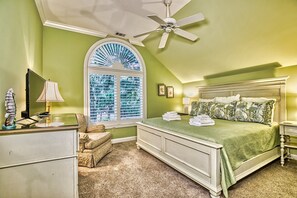 Bedroom – 1 King bed