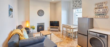 2 Maritime Apartments, Scarborough - Host & Stay