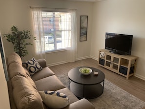Living Room w/ Smart TV