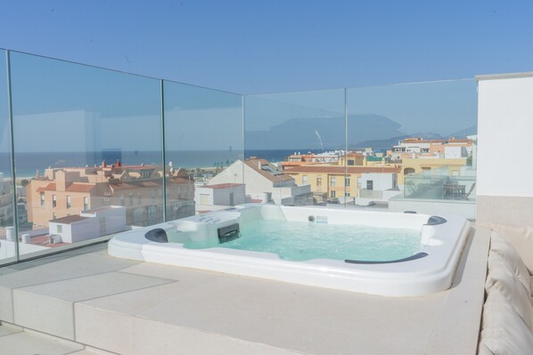 Bain à remous extérieur