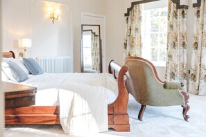 Master Bedroom Super King Sleigh Bed