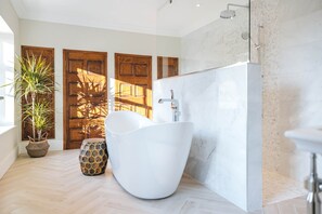 Master Bedroom Ensuite