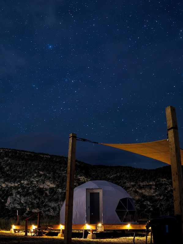 Stargazing in Southern Utah at Little Village Retreat
