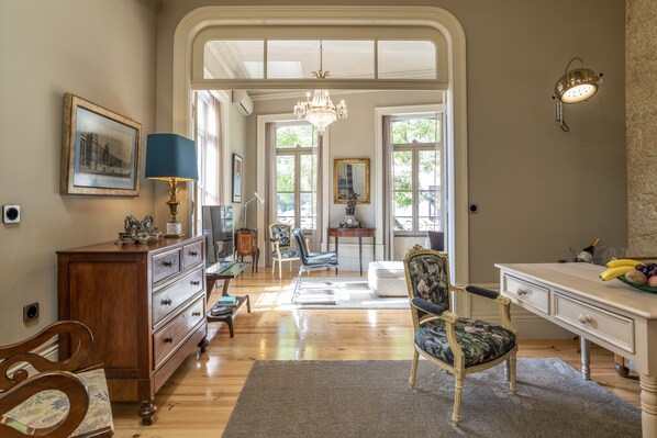 Living and dining area 