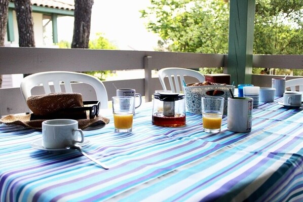 Outdoor dining