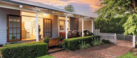 You'll feel the seclusion you need yet just a 15 minutes’ walk to central Mudgee