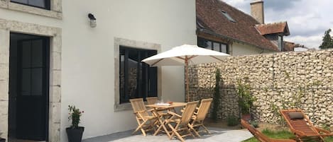 La maison des Vignerons et sa terrasse exposée Sud