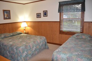 Bedroom 1 - 1 Queen & 1 Twin