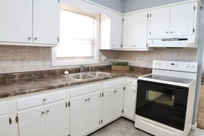 Kitchen (1)