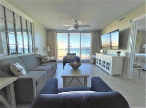 Living Room (2)