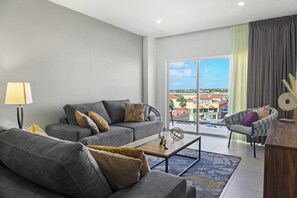 Milateo Suite-2BDR-2BTH-Pool (94)