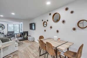 Dining Table | Dishware & Flatware Provided