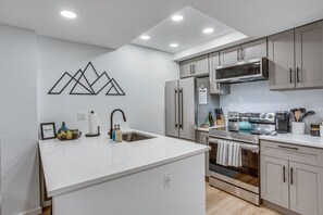 Kitchen | Free WiFi | Electric Heat | No A/C | Coin Laundry