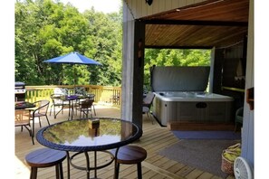 The ample outdoor entertainment space at Provision Lodge. 