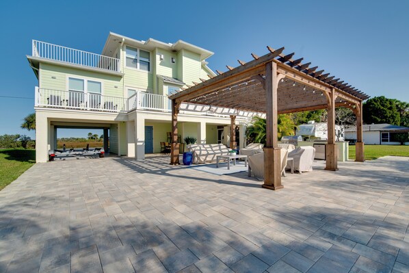 Spring Hill Vacation Rental | 4BR | 3.5BA | Elevator On-Site | 2,210 Sq Ft