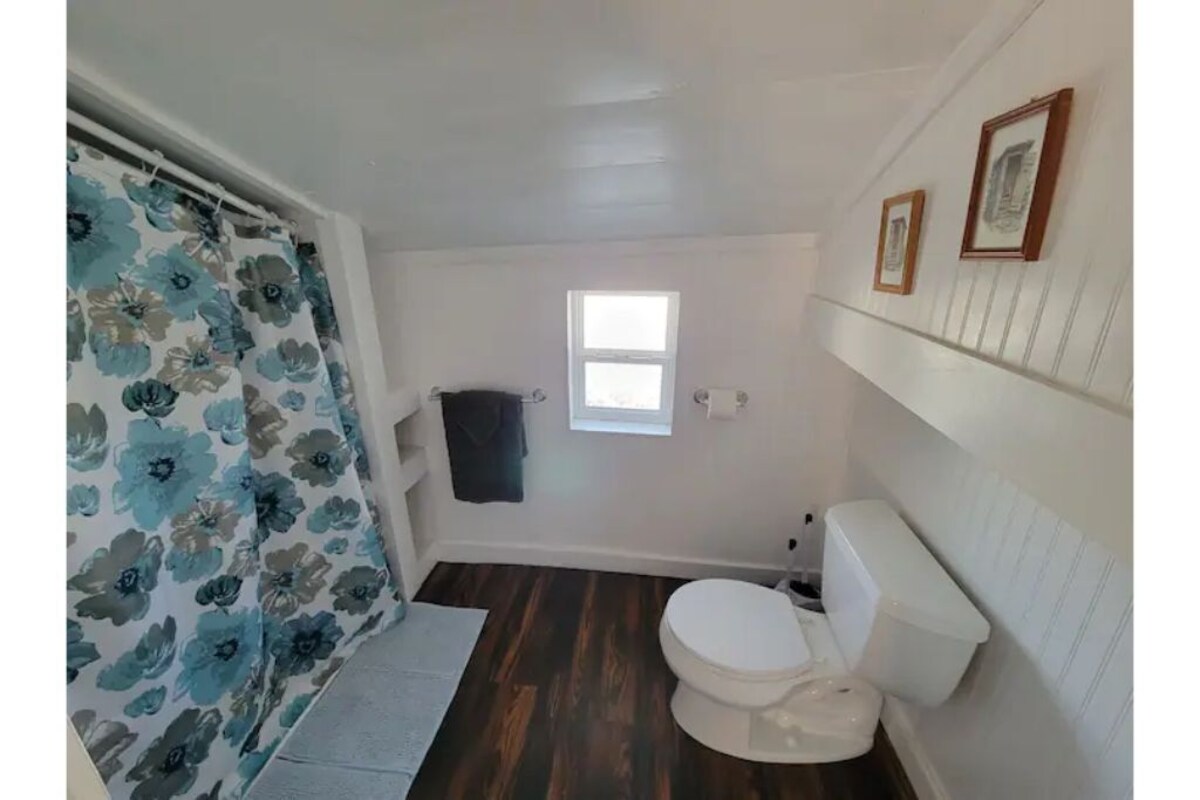 Historic Home Victorian Entire Second Level