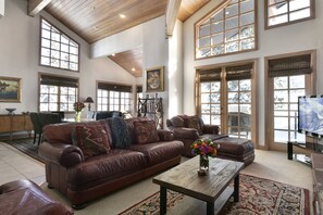 Living Room, Furniture, Indoors, Couch, Home Decor