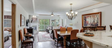 Dining Room,Dining Table,Table,Furniture,Indoors