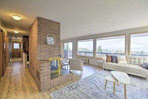 Living Room | Wood-Burning Fireplace