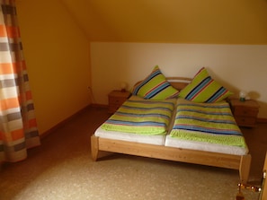 Schlafzimmer FW2