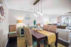 Dining area with seating for 6.