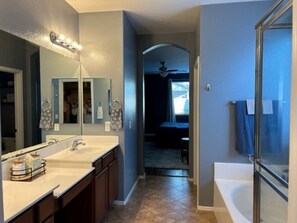 Owens Suite/Bathroom