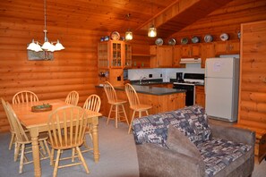 Kitchen/Dining