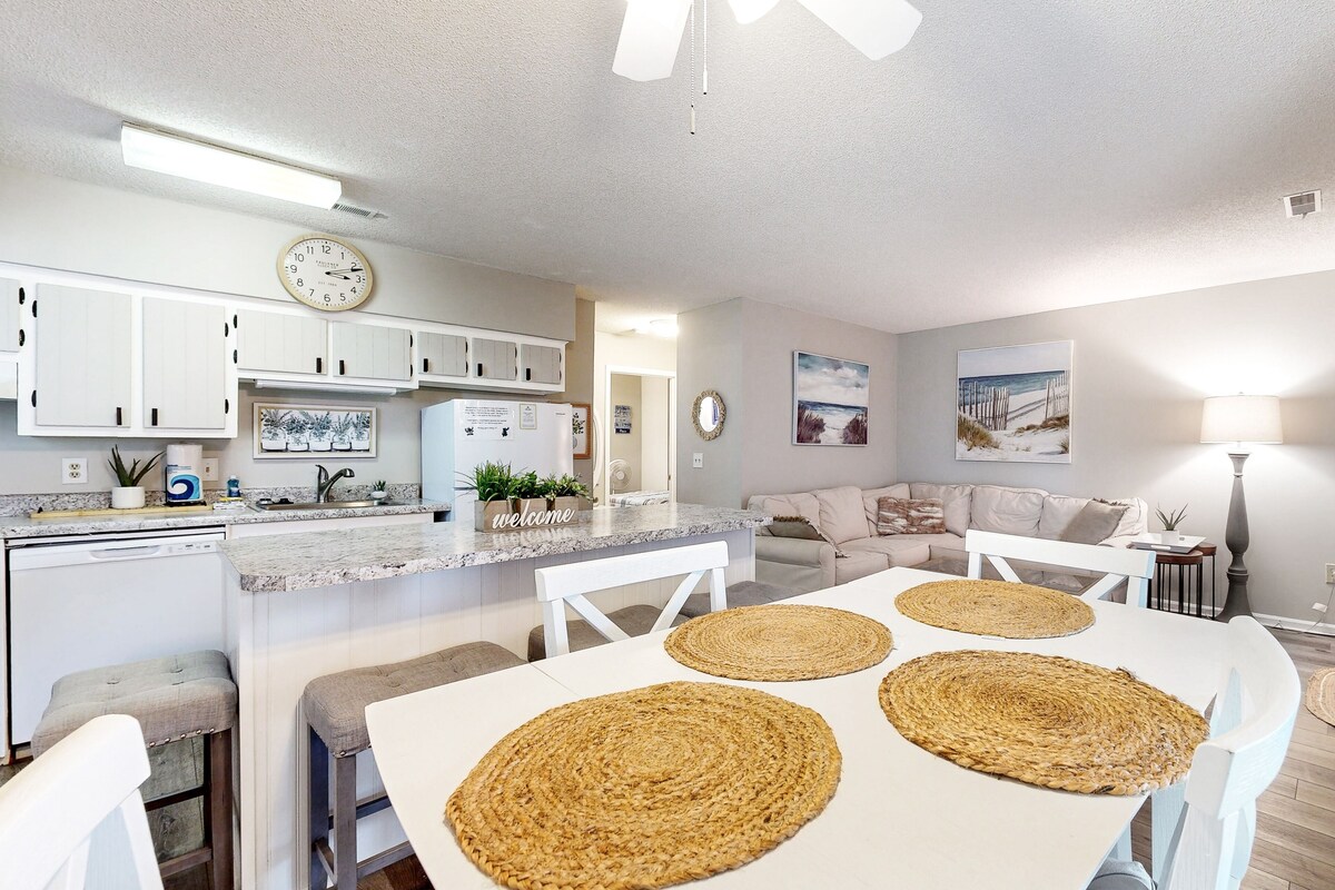 Dog-friendly condo with ocean views, large deck, washer/dryer & central AC