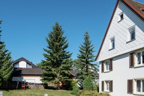 Außenseite Ferienhaus [Sommer]