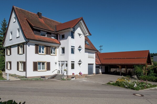 Extérieur maison de vacances [été]