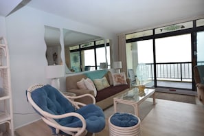 IRENE 1903-LIVING-AREA