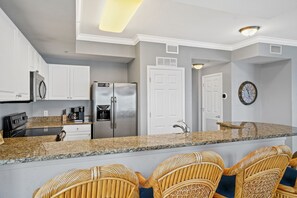 Kitchen with Breakfast Bar