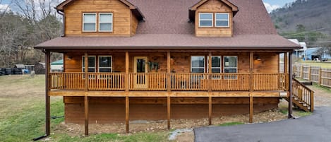 Plenty of parking to unload with ease and get your vacation started.
