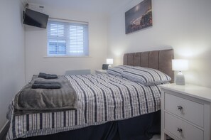 Castle Cove - 1 Bedroom Apartment - Tenby (12865)