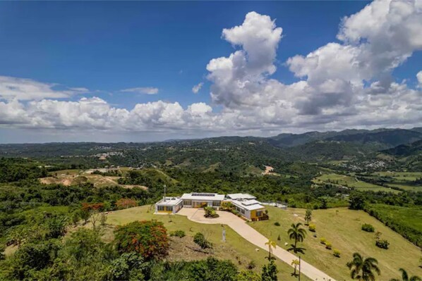 Located in the highest mountain in the beautiful town of Morovis.