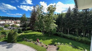 Vue du parc depuis le balcon du 1 er étage