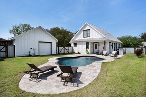 Moonlight Cottage private pool