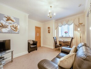 Living room/dining room | Craigfryn - Nine Oaks, Oakford