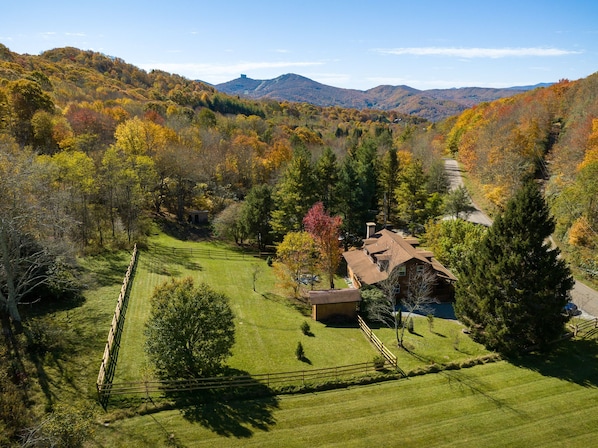 Sugar Mountain (featured in the picture) is just a short drive from the cabin. 
