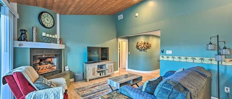 San Diego Vacation Rental | 3BR | 2BA | 1,580 Sq Ft | 1 Step to Enter