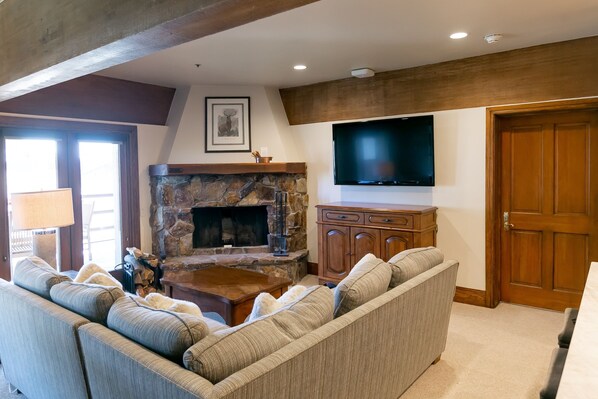 Living Room,Indoors,Room,Fireplace,Couch