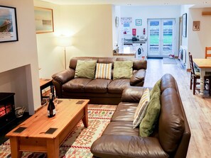 Living room | Beudy Canol - Tyn Lon Isaf, Llangybi, near Pwllheli