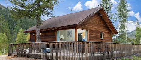 Achonee Cabin Exterior