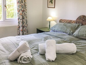 Double bedroom | Siskin Lodge - Lunga Estate Lodges, Craobh Haven