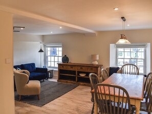 Living room/dining room | The Sloop, Swanage