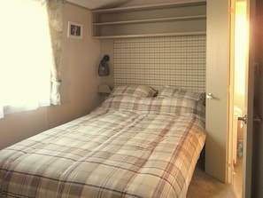 Double bedroom | Windy Roost Lodge, Tydd St Giles